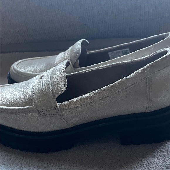 Toms Metallic Cream Leather Loafers brand new never worn sz 8 - Picture 11 of 11